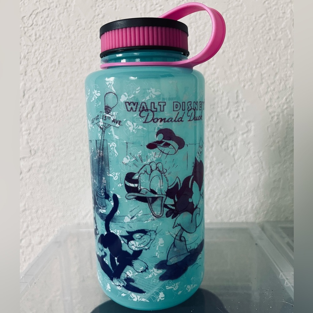 Disney Donald Duck ''Lucky Day'' Water Bottle No Color